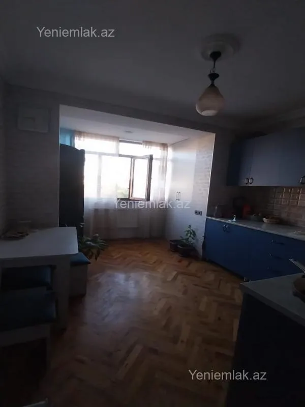 Satılır 4 otaqlı köhnə tikili 92 m²