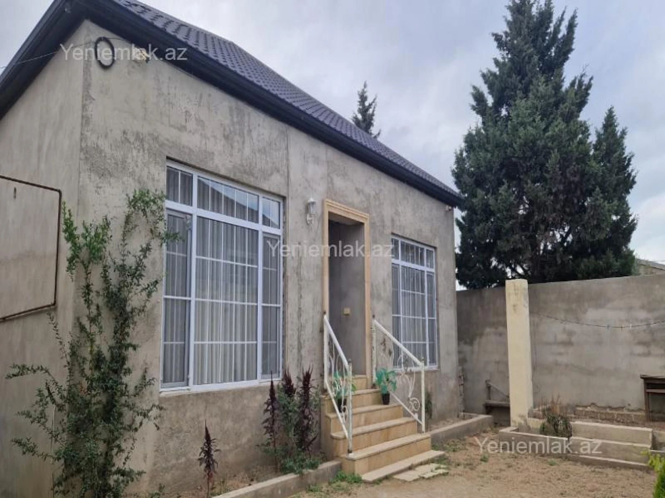 Satılır 3 otaqlı həyət evi 145 m²