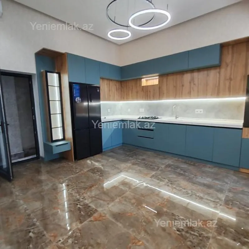 Satılır 5 otaqlı həyət evi 250 m²