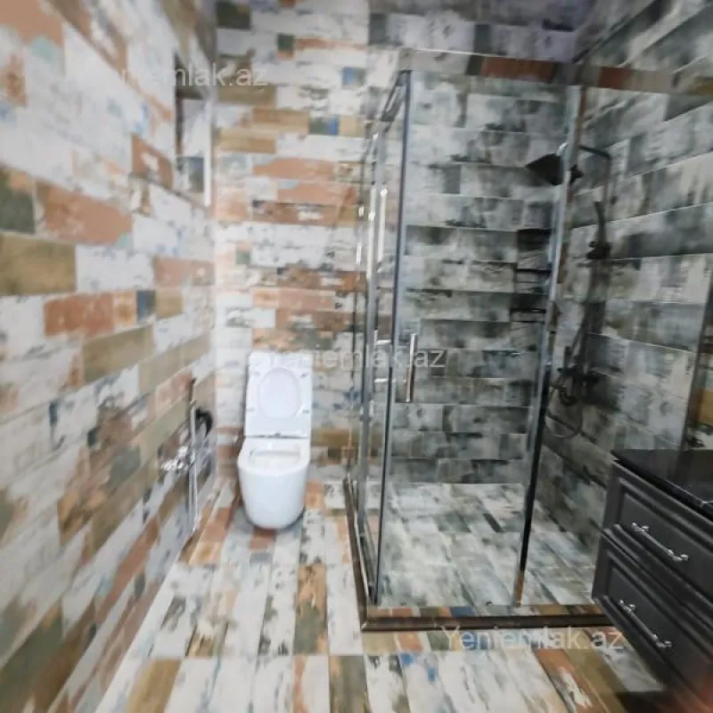 Satılır 5 otaqlı həyət evi 250 m²