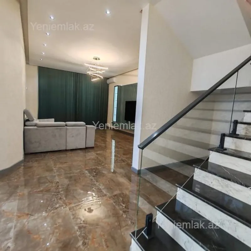 Satılır 5 otaqlı həyət evi 250 m²