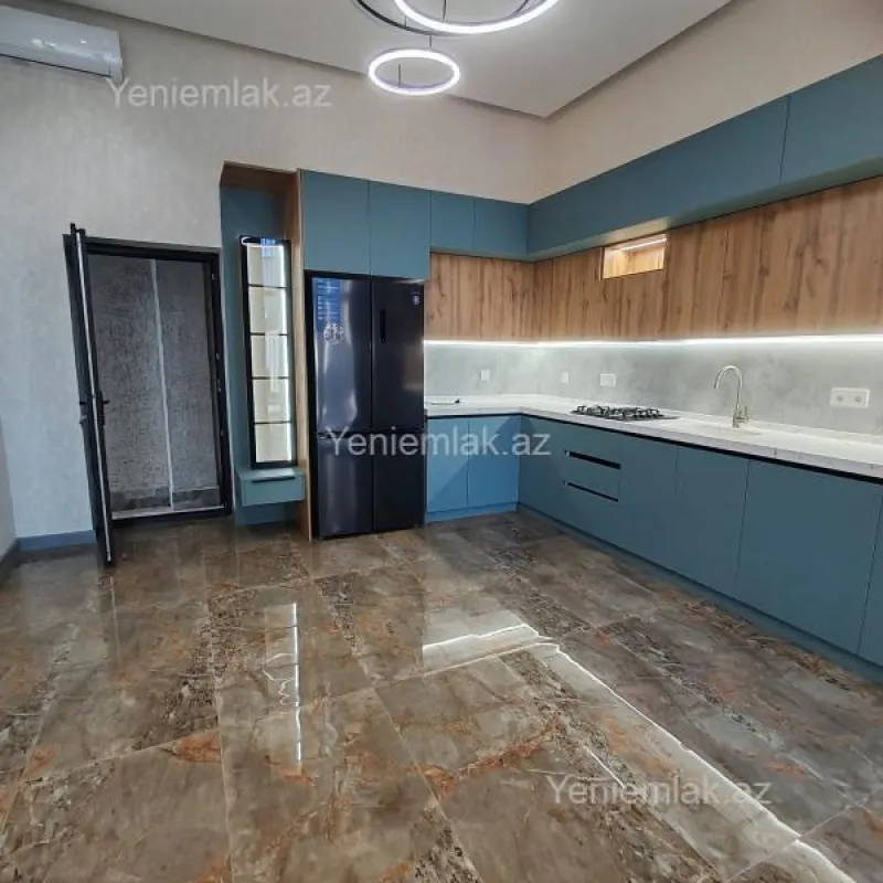 Satılır 5 otaqlı həyət evi 250 m²