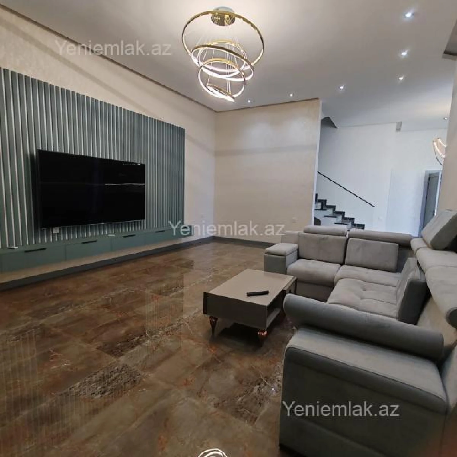 Satılır 5 otaqlı həyət evi 250 m²