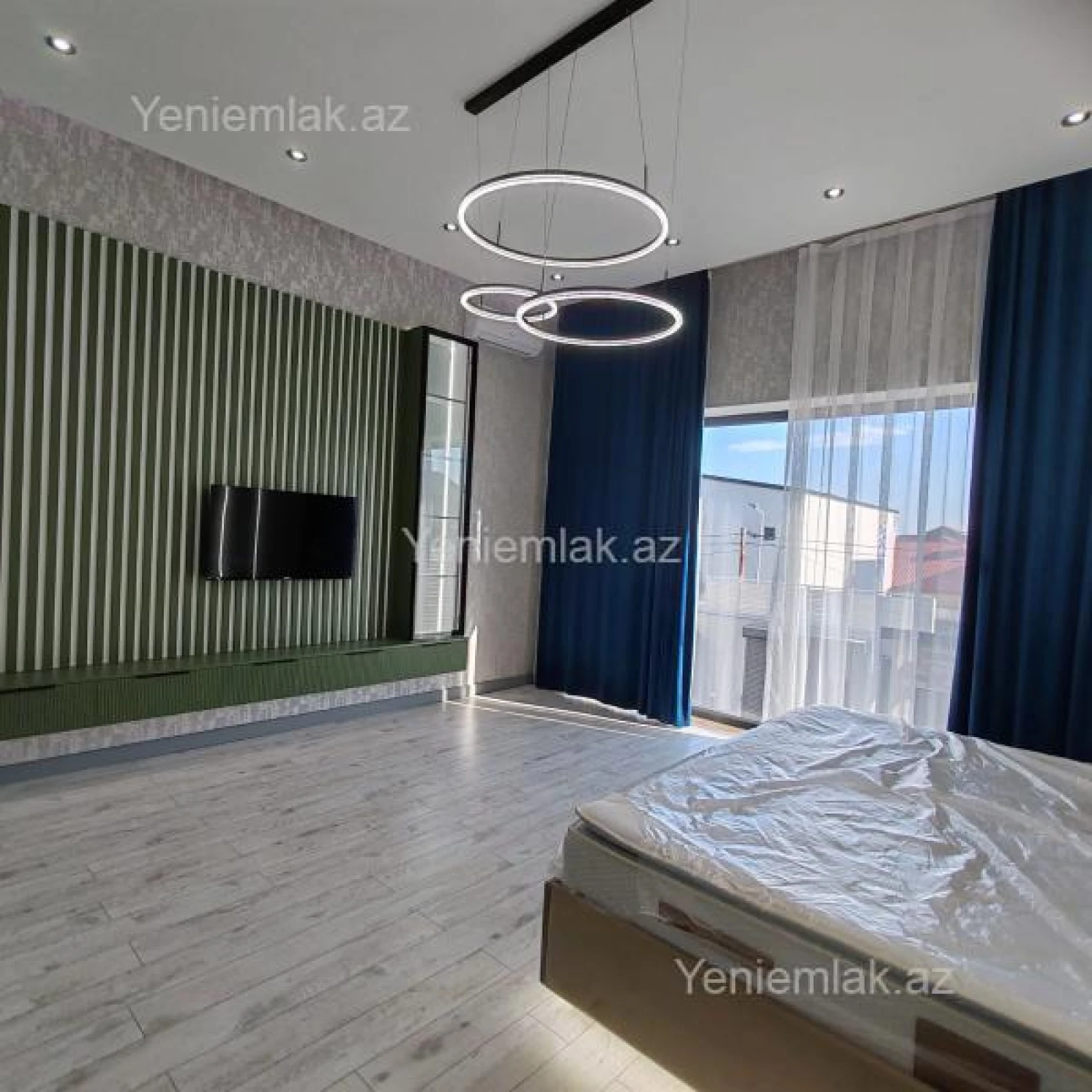Satılır 5 otaqlı həyət evi 250 m²