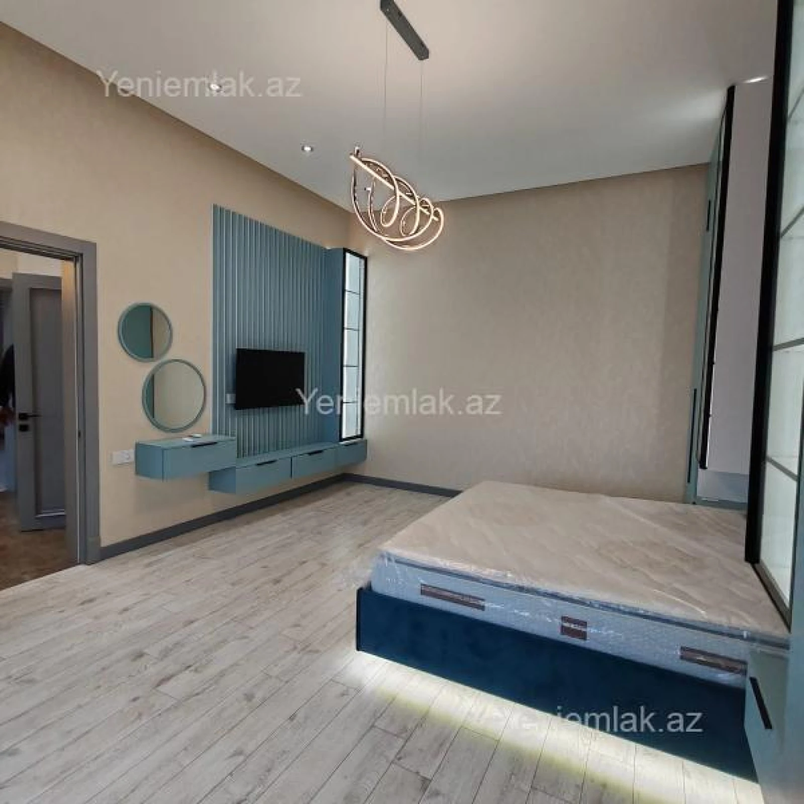 Satılır 5 otaqlı həyət evi 250 m²