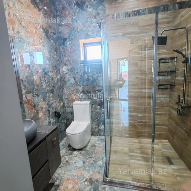 Satılır 5 otaqlı həyət evi 250 m²