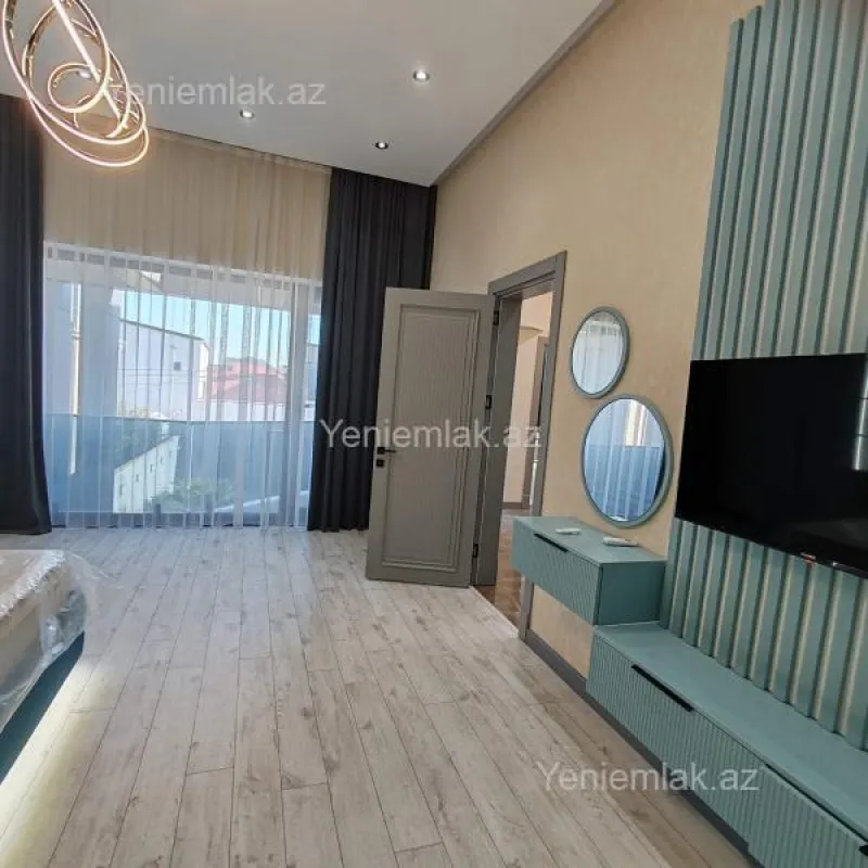 Satılır 5 otaqlı həyət evi 250 m²