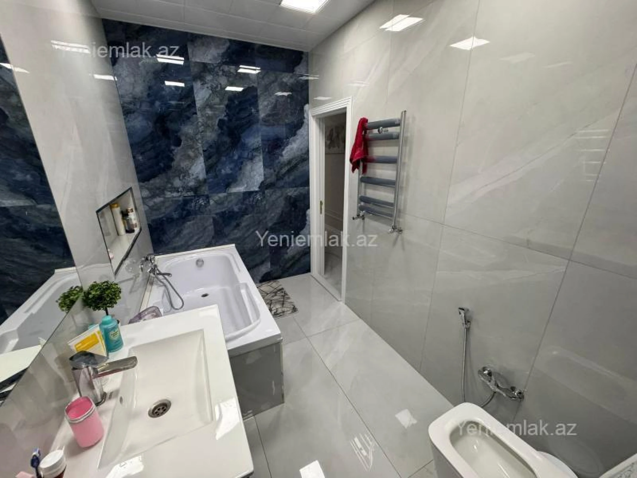 Satılır 3 otaqlı yeni tikili 105 m²