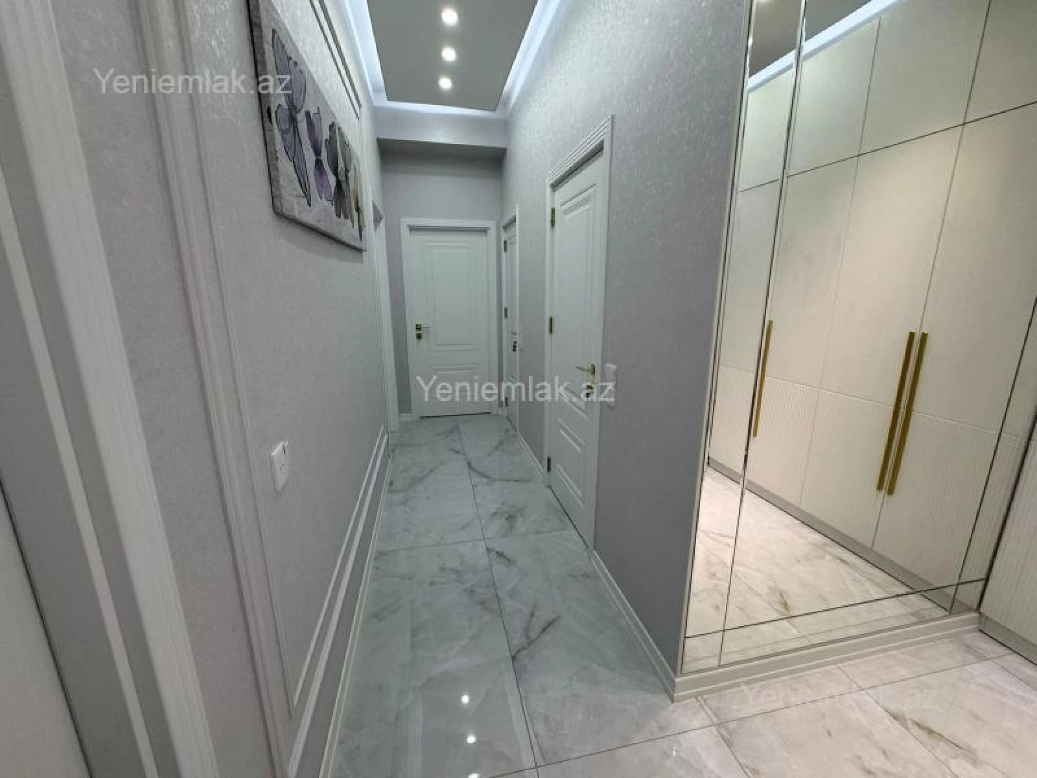 Satılır 3 otaqlı yeni tikili 105 m²