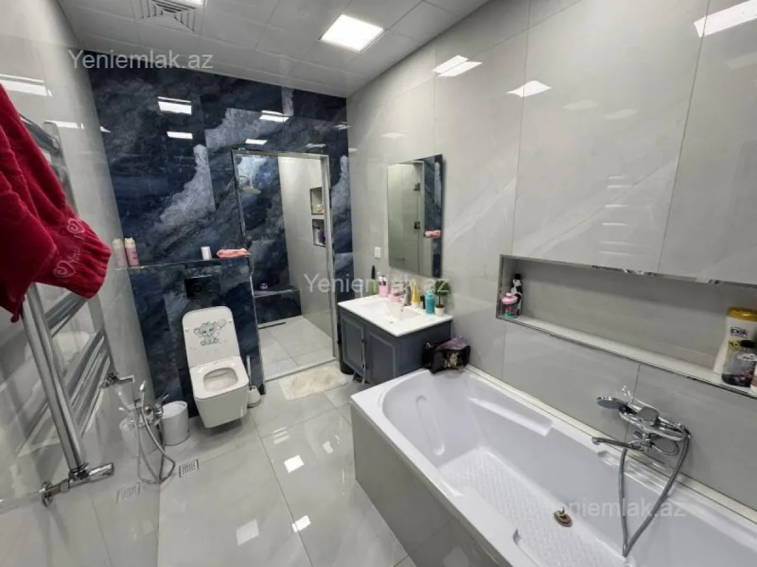 Satılır 3 otaqlı yeni tikili 105 m²