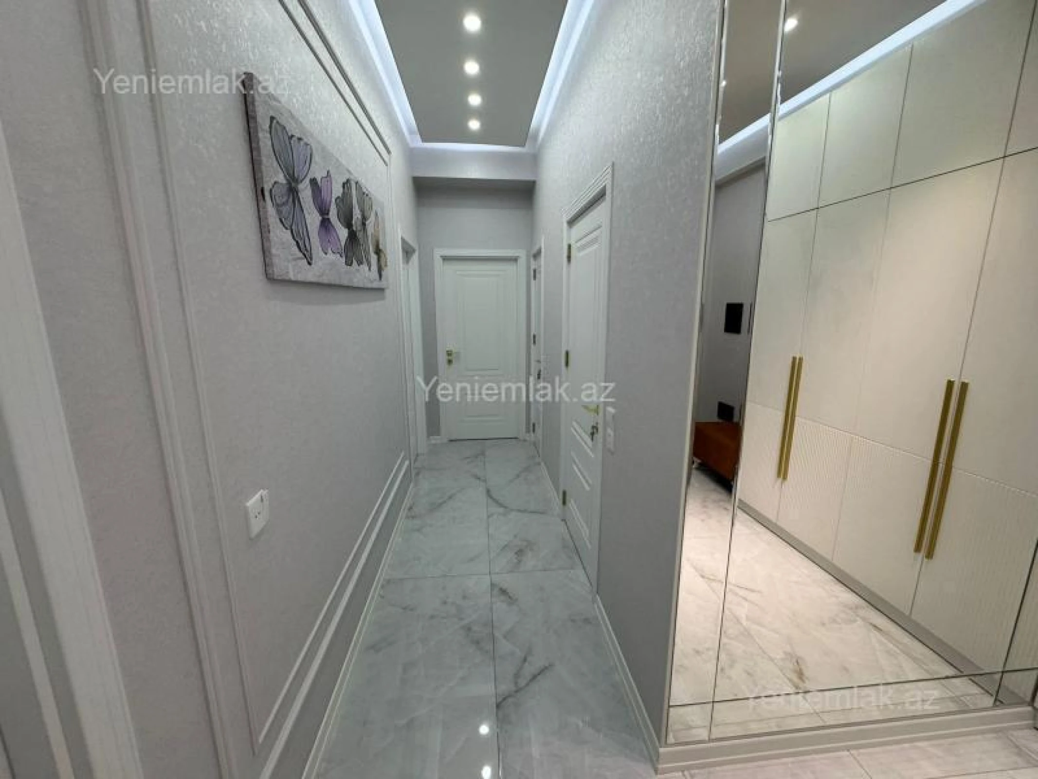 Satılır 3 otaqlı yeni tikili 105 m²
