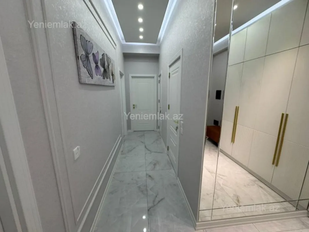 Satılır 3 otaqlı yeni tikili 105 m²