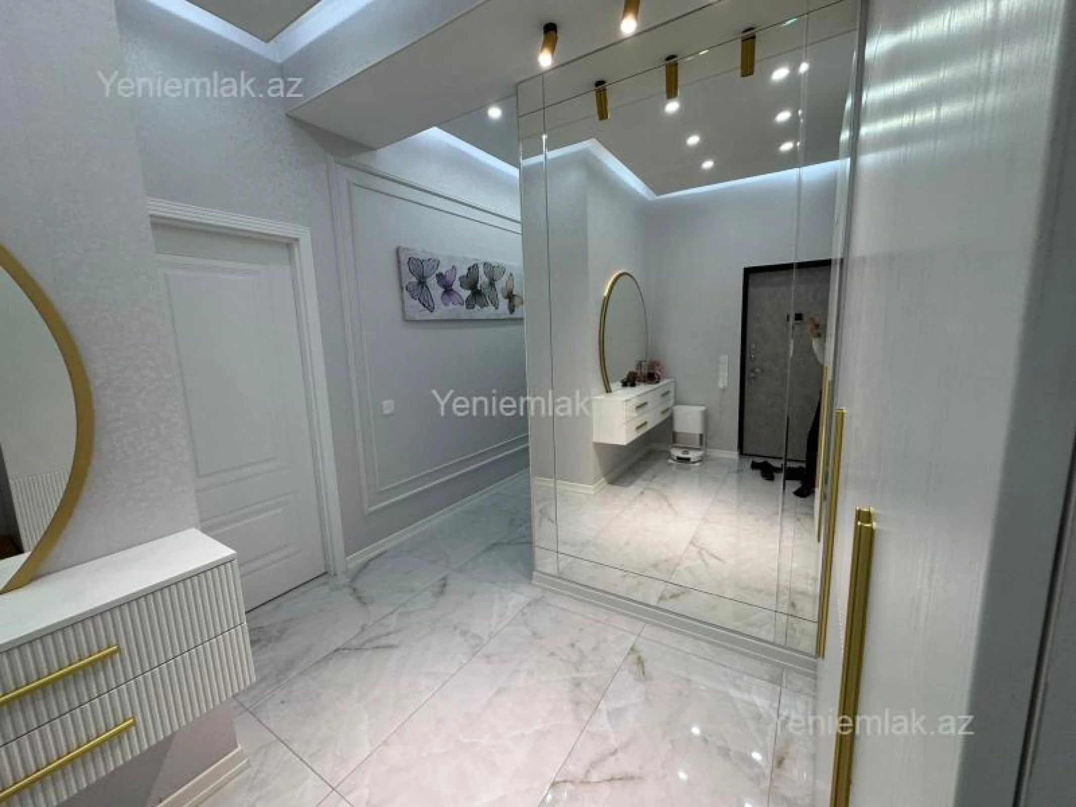 Satılır 3 otaqlı yeni tikili 105 m²