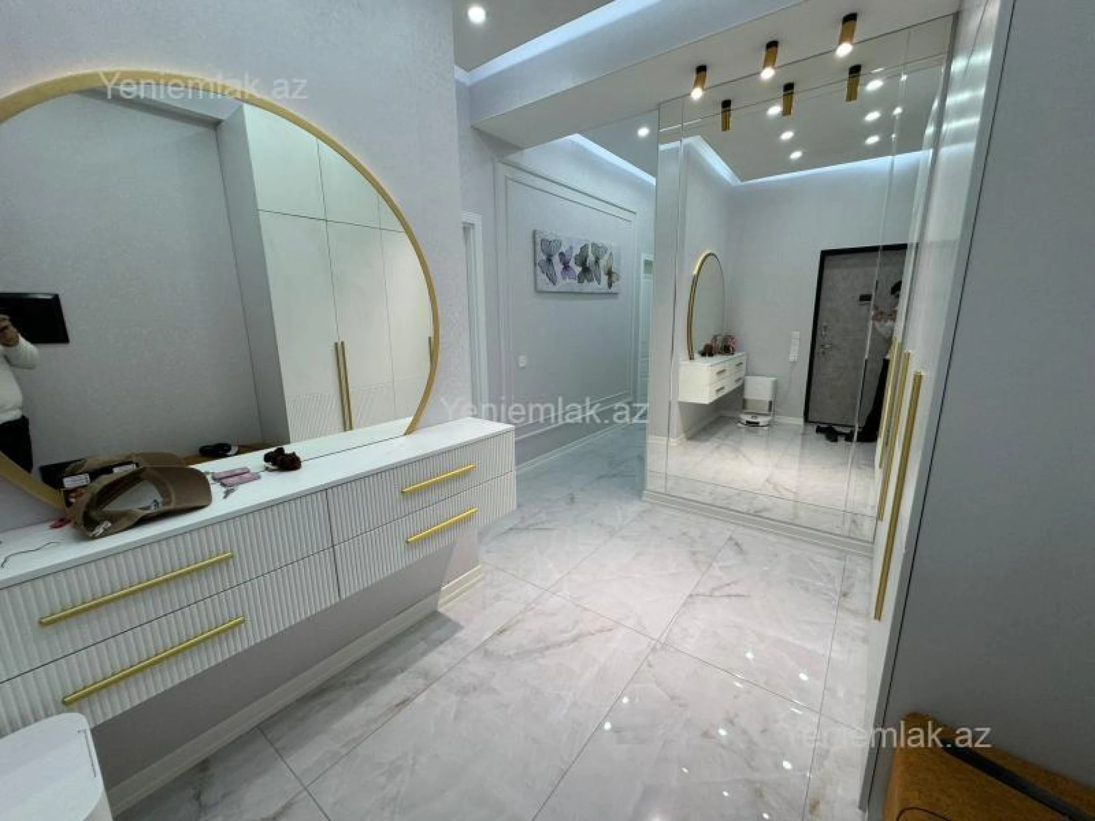 Satılır 3 otaqlı yeni tikili 105 m²