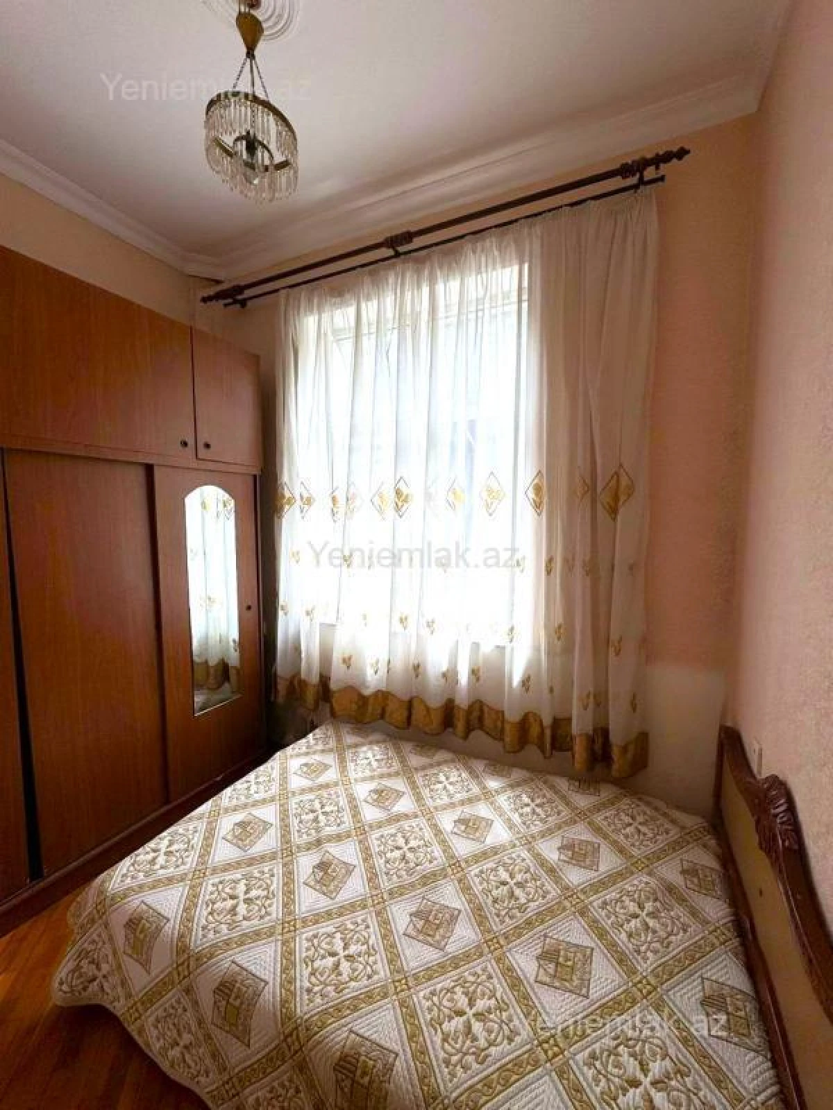 Satılır 2 otaqlı köhnə tikili 55 m²