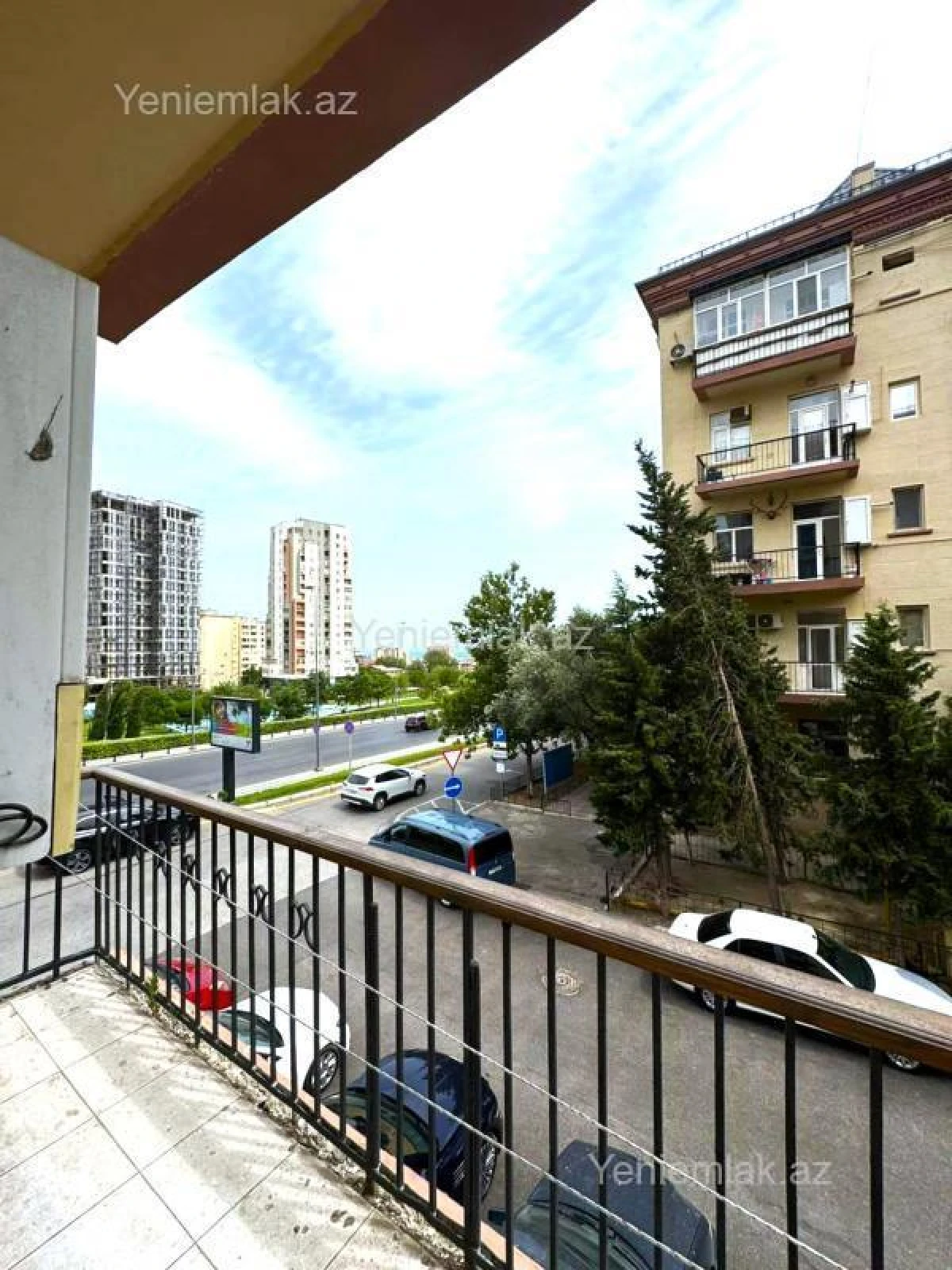 Satılır 2 otaqlı köhnə tikili 55 m²