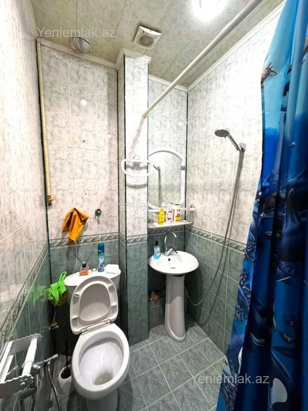 Satılır 2 otaqlı köhnə tikili 55 m²
