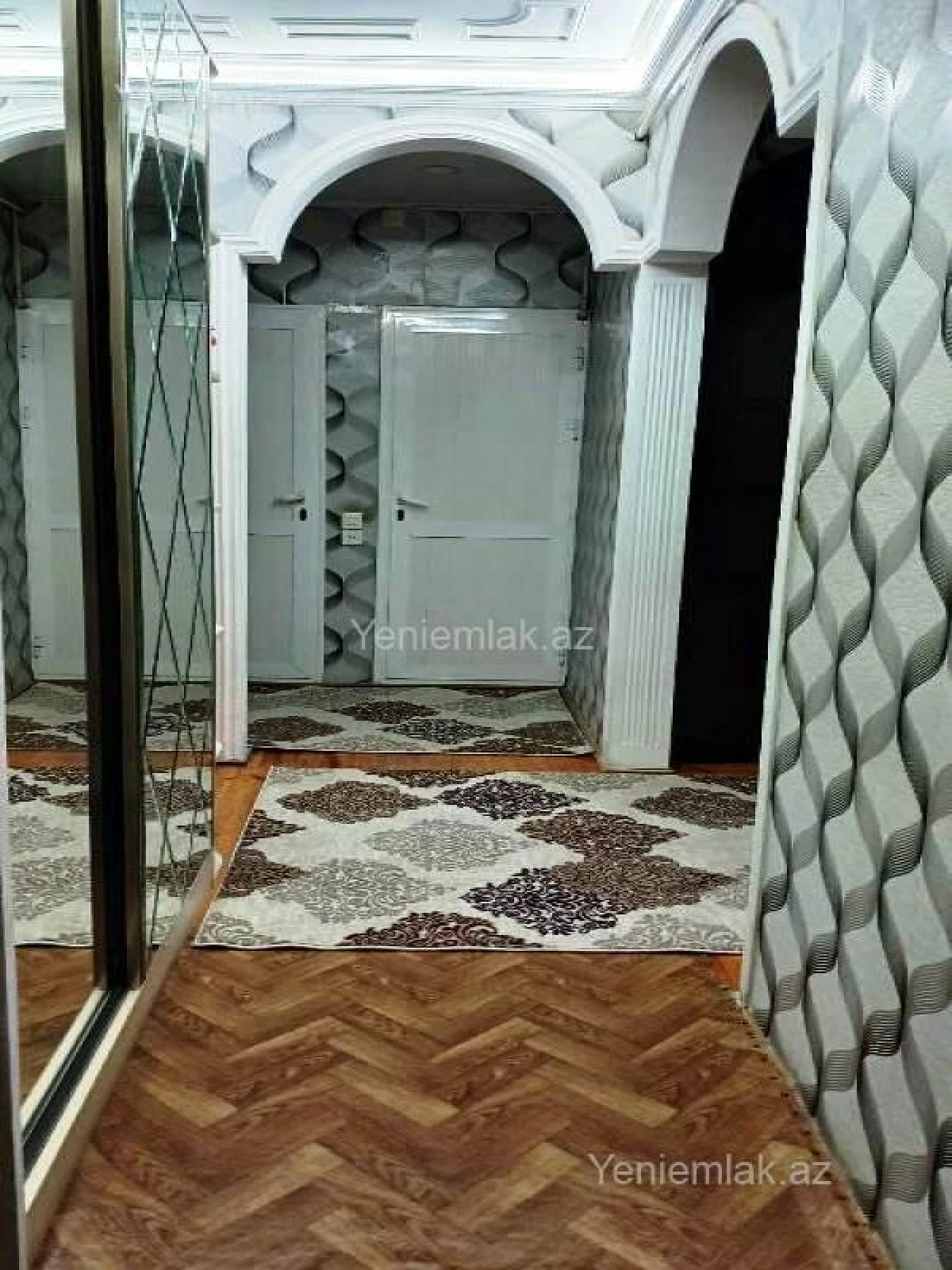 Satılır 3 otaqlı köhnə tikili 75 m²