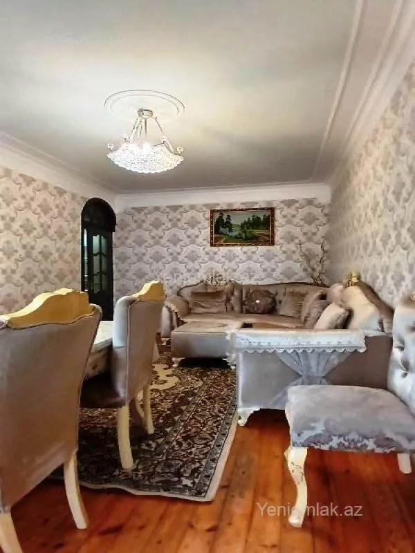 Satılır 3 otaqlı köhnə tikili 75 m²