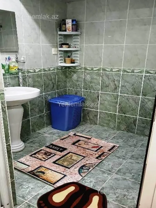 Satılır 3 otaqlı köhnə tikili 75 m²