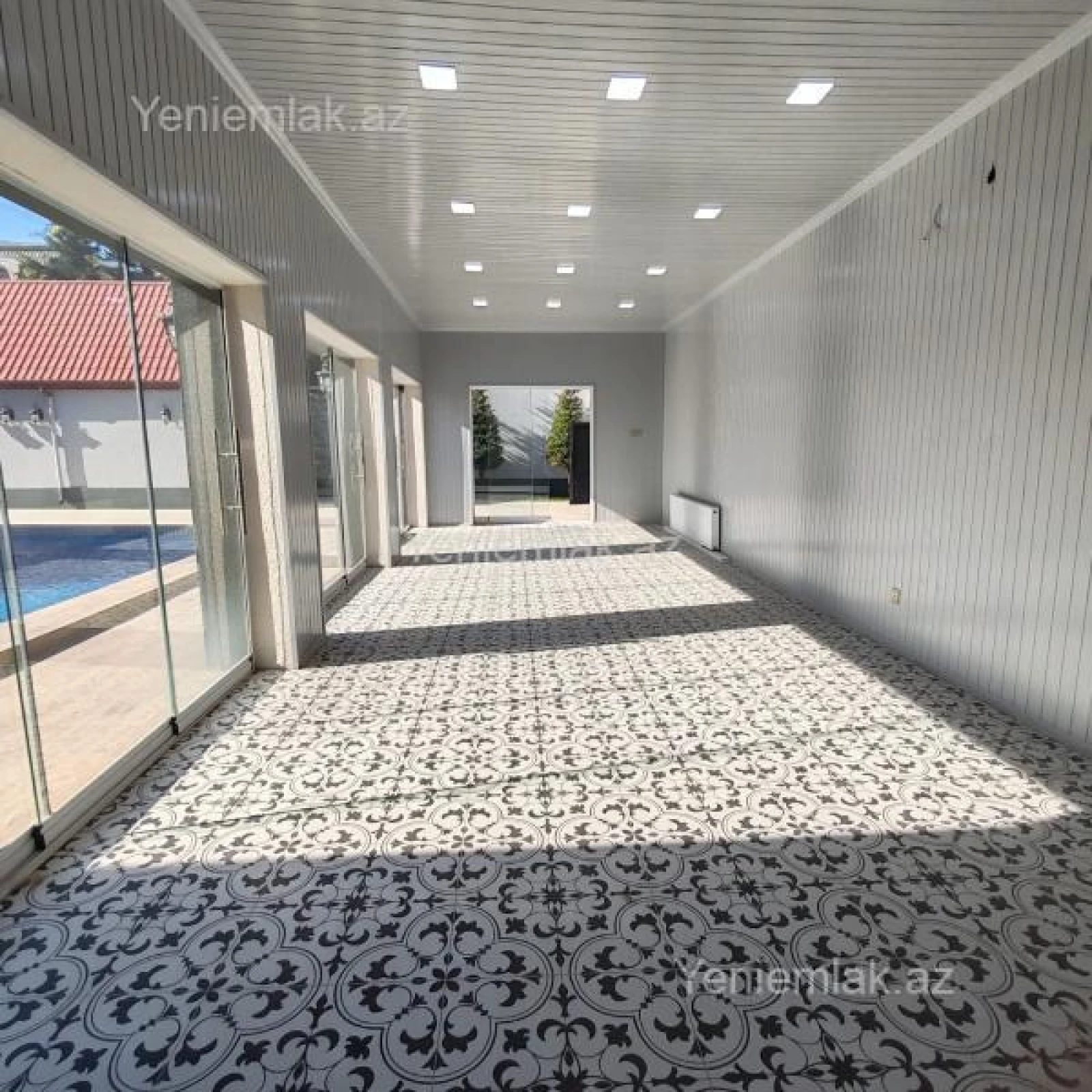 Satılır 5 otaqlı həyət evi 300 m²