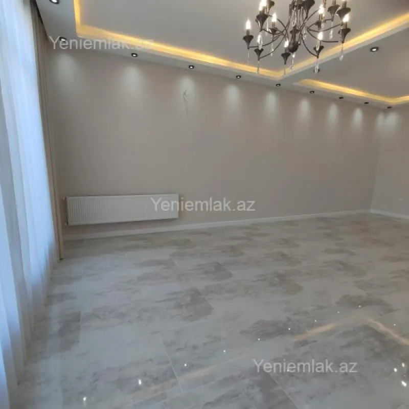 Satılır 5 otaqlı həyət evi 300 m²