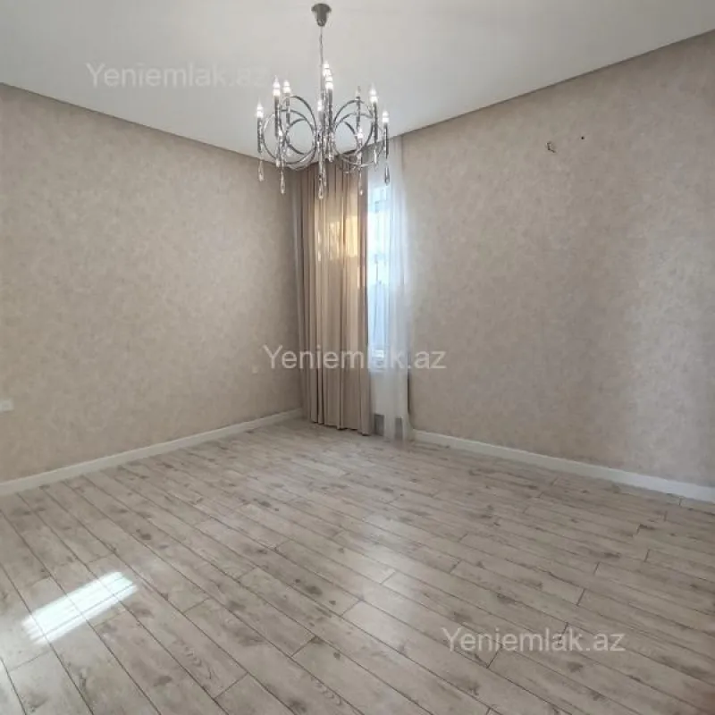 Satılır 5 otaqlı həyət evi 300 m²