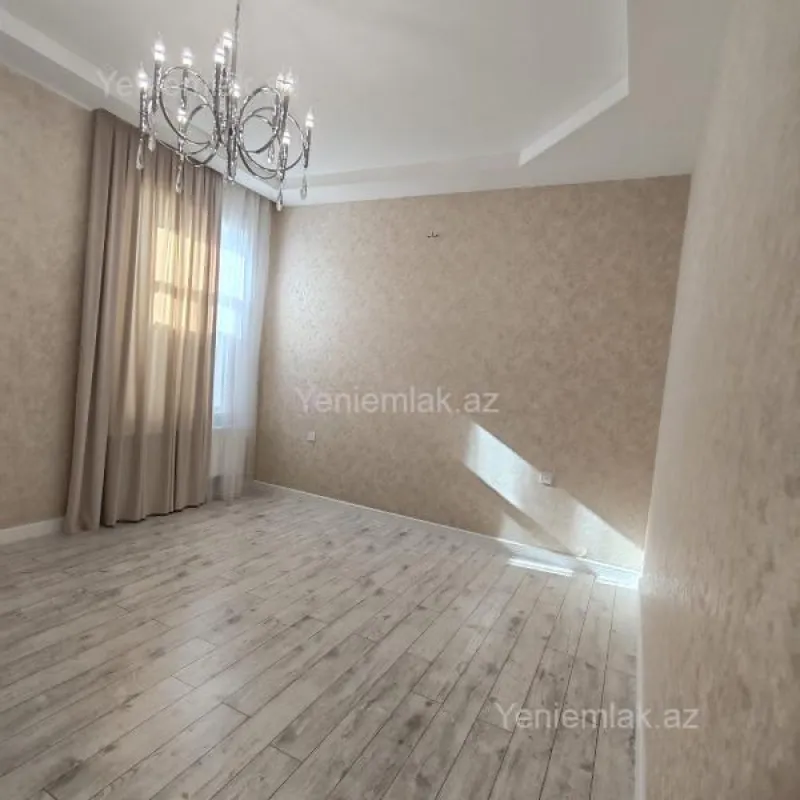 Satılır 5 otaqlı həyət evi 300 m²