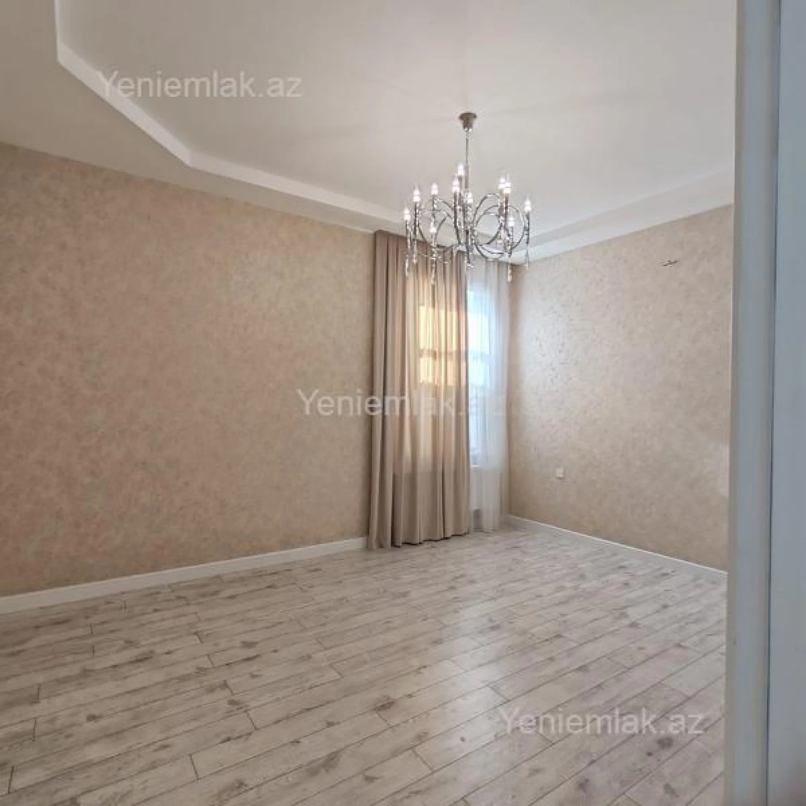Satılır 5 otaqlı həyət evi 300 m²