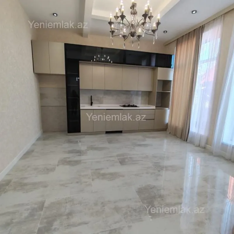 Satılır 5 otaqlı həyət evi 300 m²