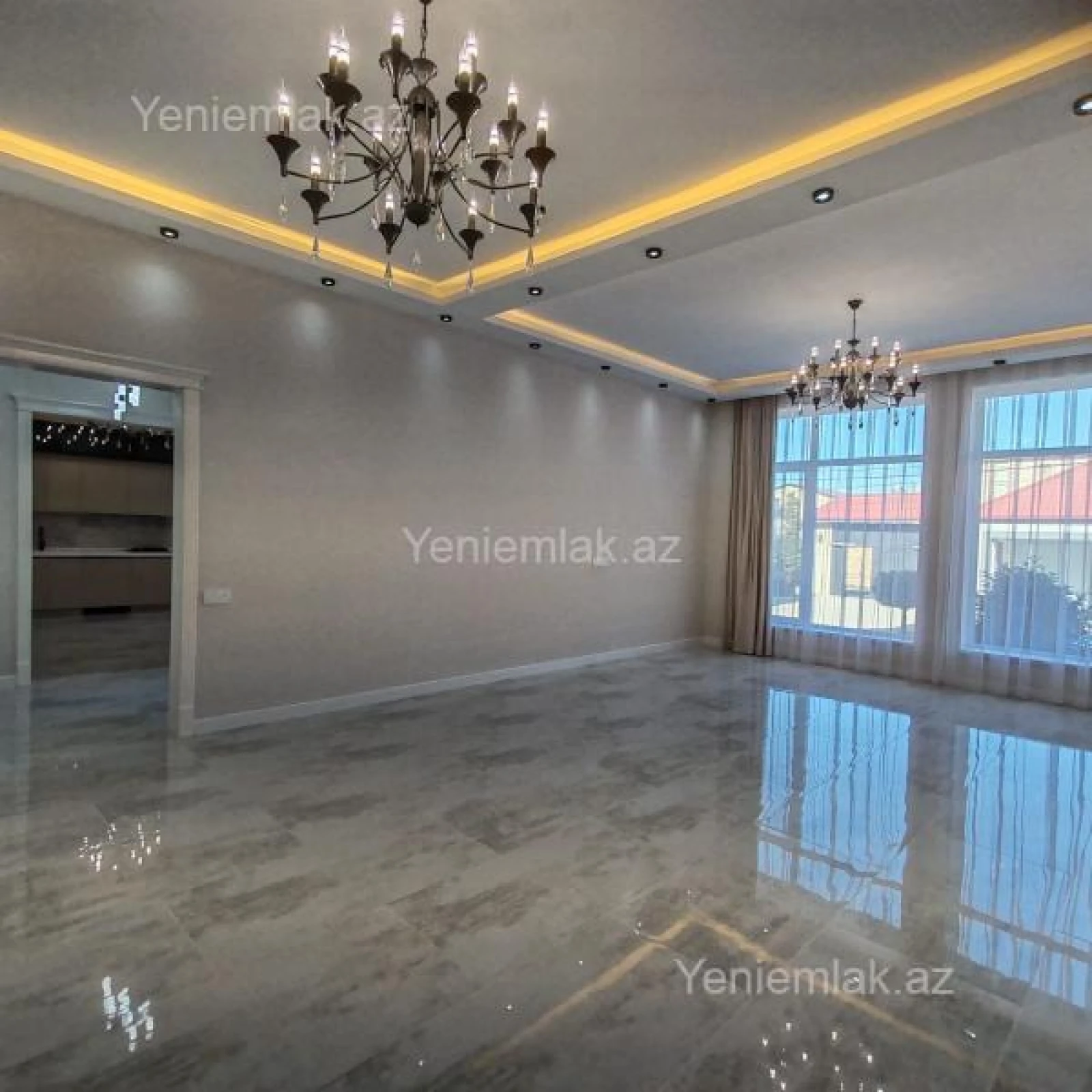Satılır 5 otaqlı həyət evi 300 m²
