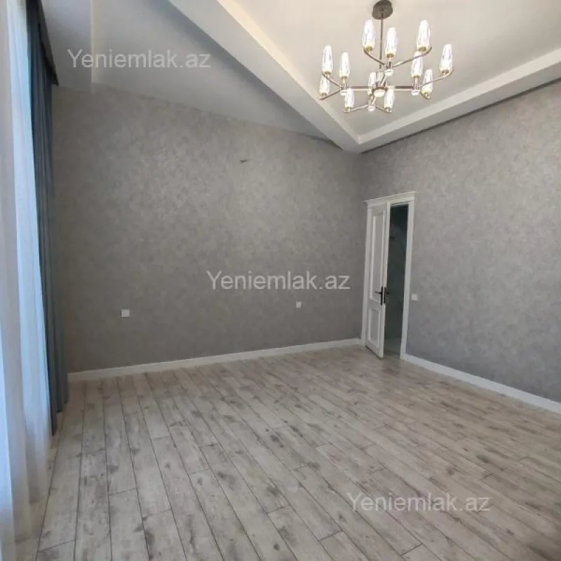 Satılır 5 otaqlı həyət evi 300 m²