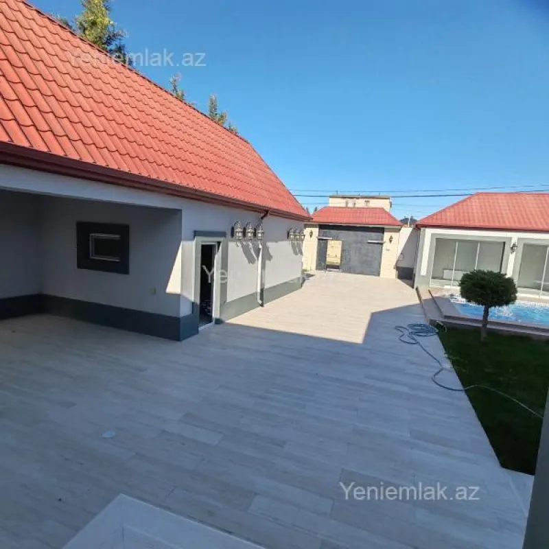Satılır 5 otaqlı həyət evi 300 m²