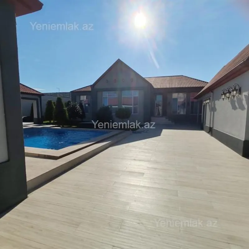 Satılır 5 otaqlı həyət evi 300 m²