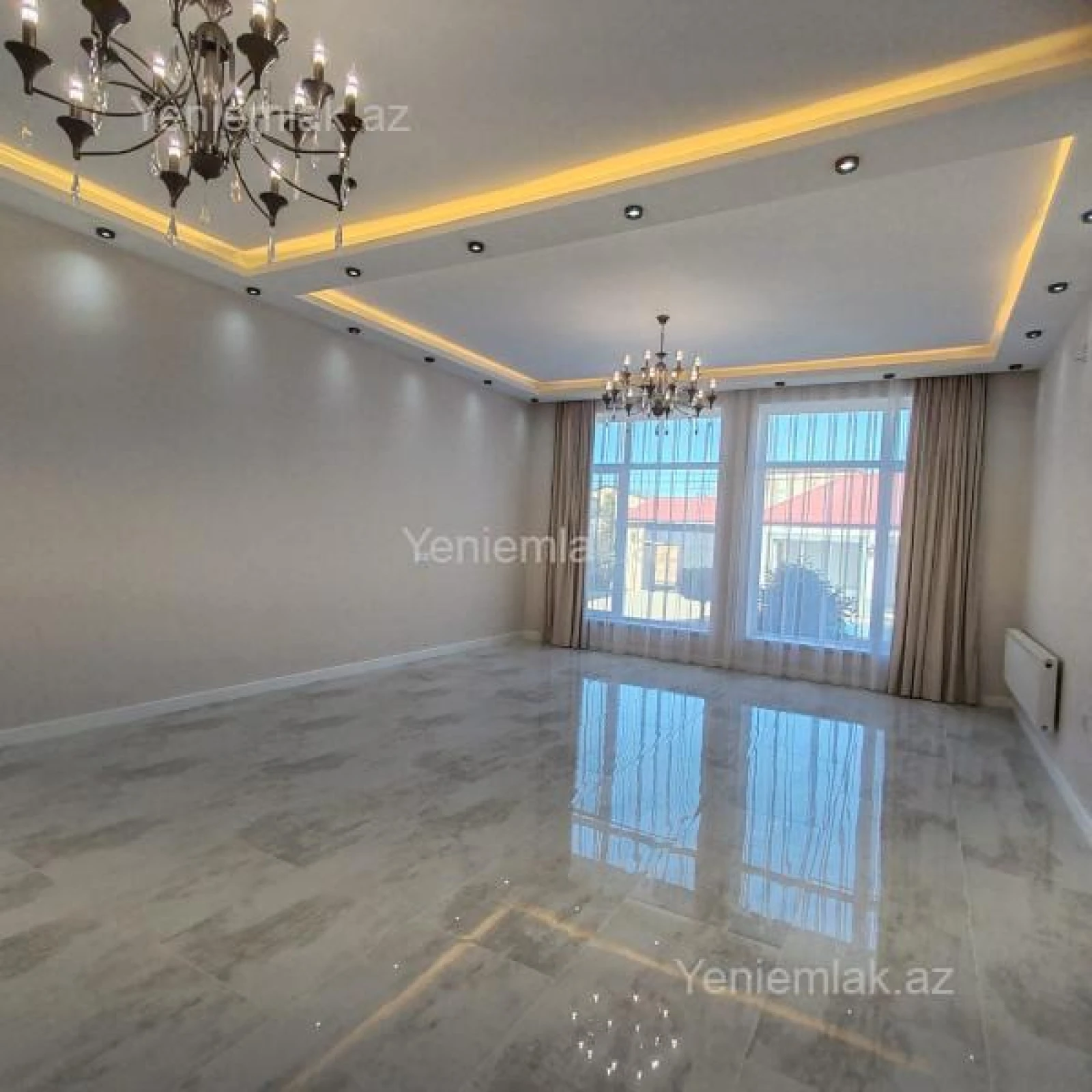 Satılır 5 otaqlı həyət evi 300 m²