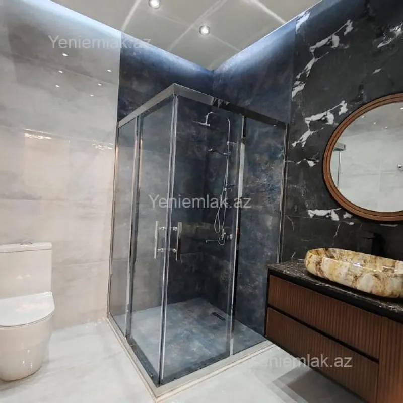 Satılır 5 otaqlı həyət evi 300 m²