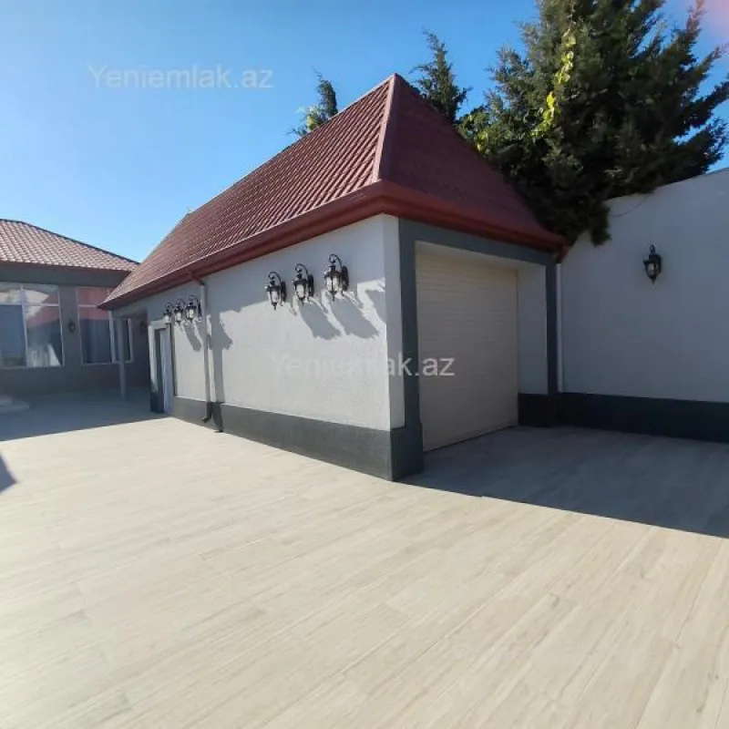 Satılır 5 otaqlı həyət evi 300 m²