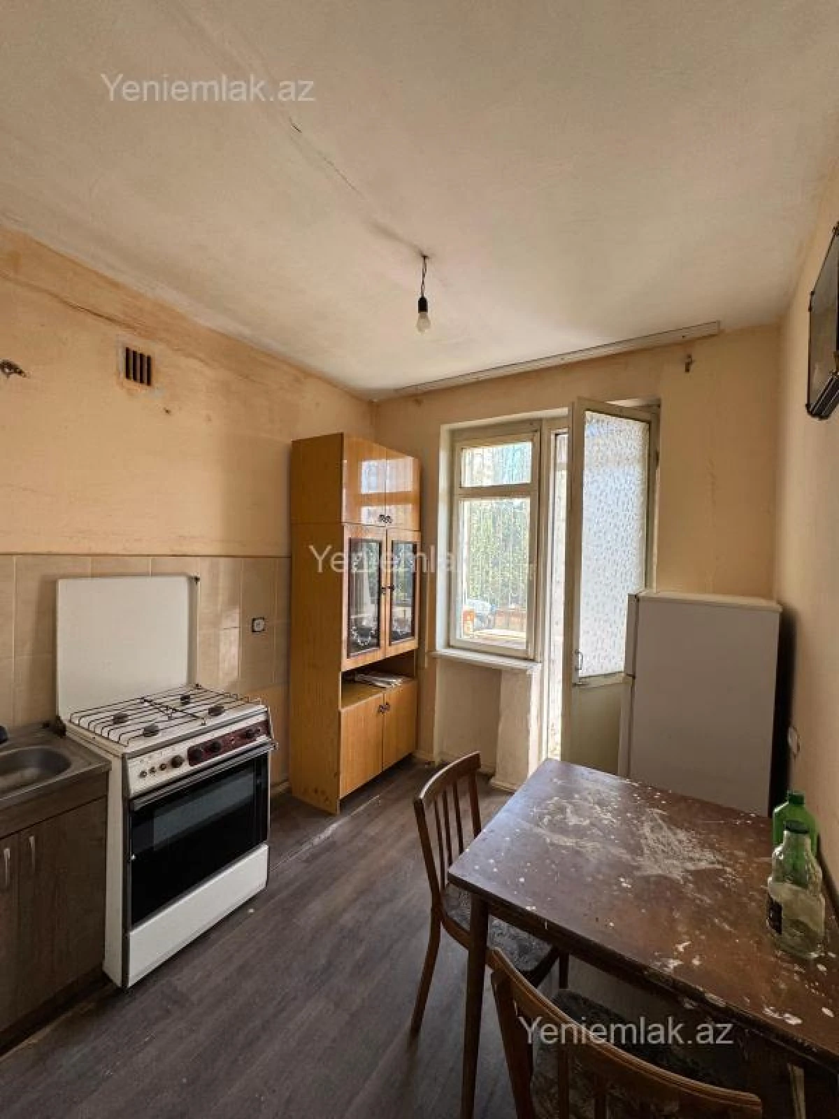 Satılır 3 otaqlı köhnə tikili 85 m²