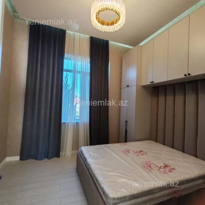 Satılır 4 otaqlı həyət evi 250 m²