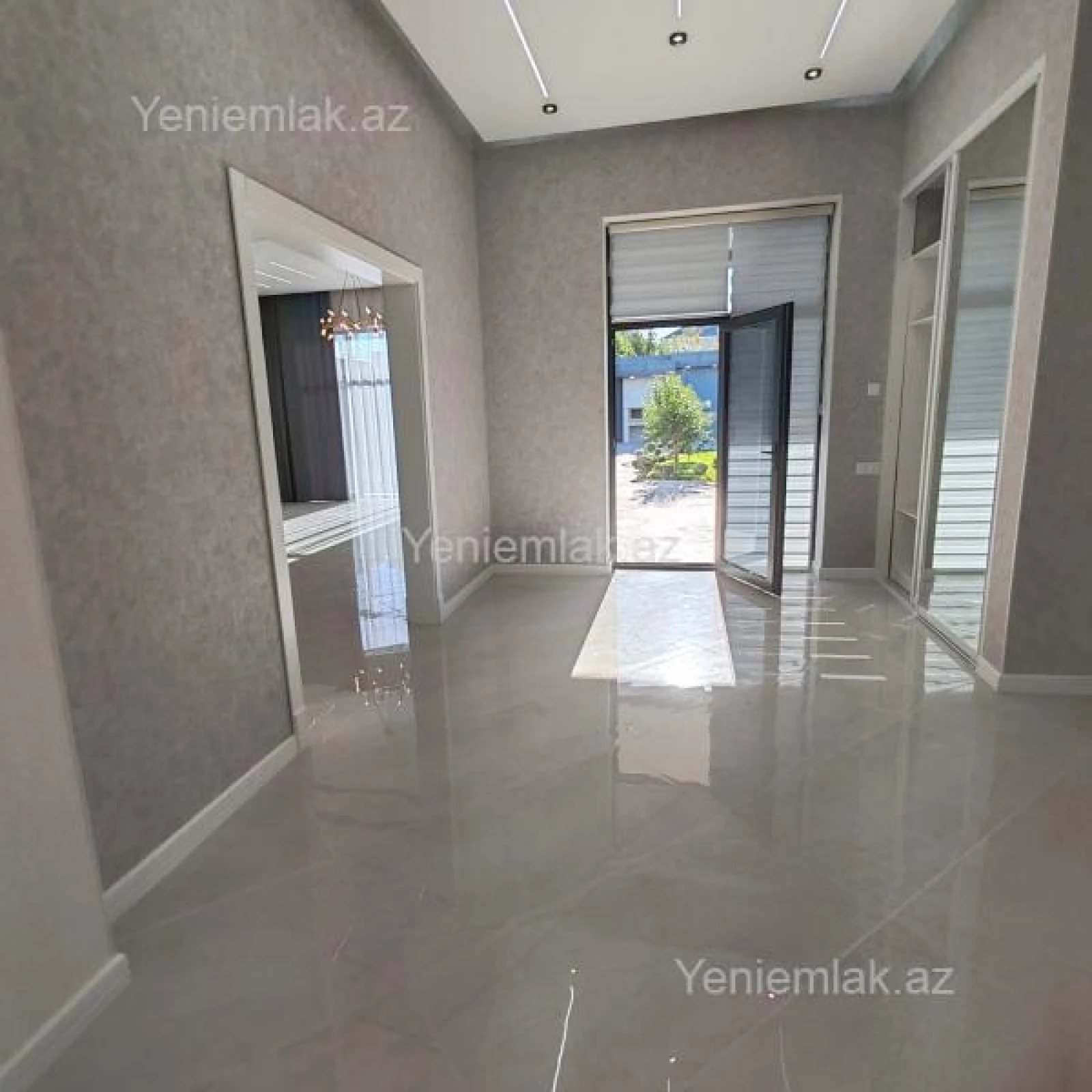 Satılır 4 otaqlı həyət evi 250 m²