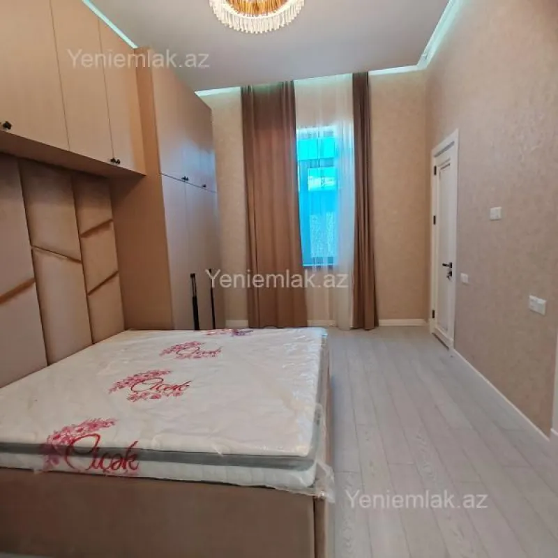 Satılır 4 otaqlı həyət evi 250 m²