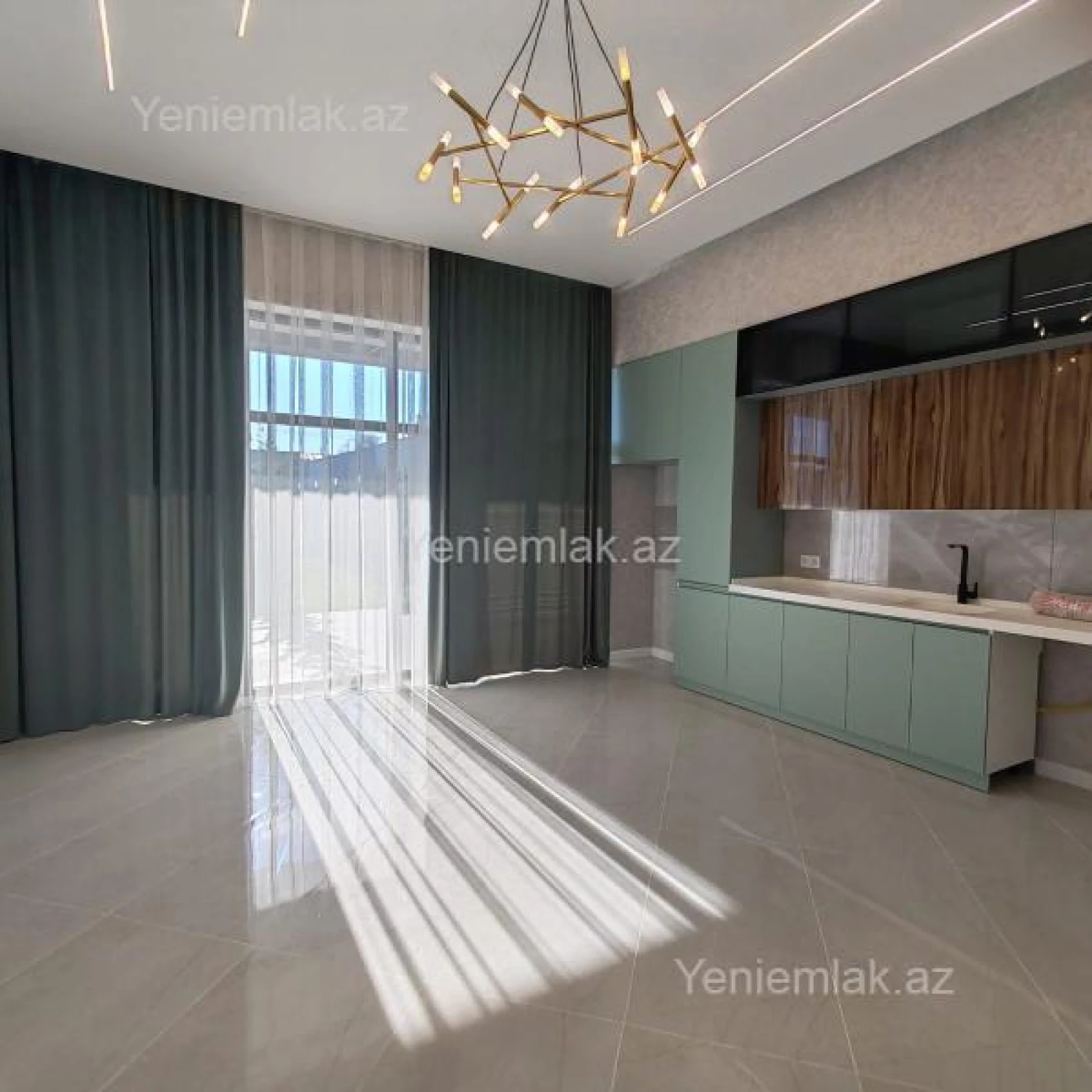 Satılır 4 otaqlı həyət evi 250 m²