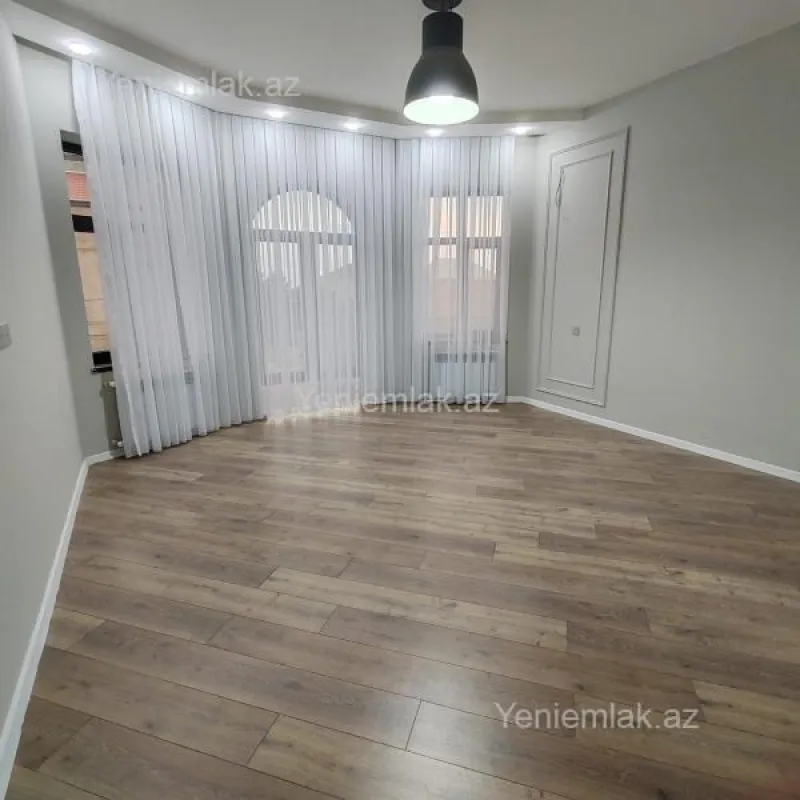 Satılır 5 otaqlı həyət evi 210 m²