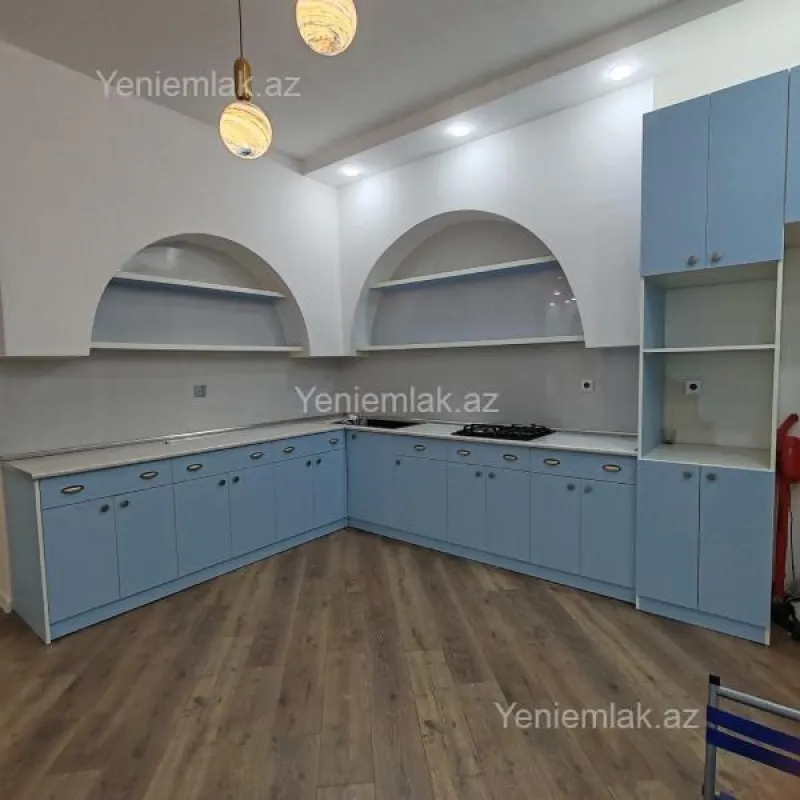 Satılır 5 otaqlı həyət evi 210 m²