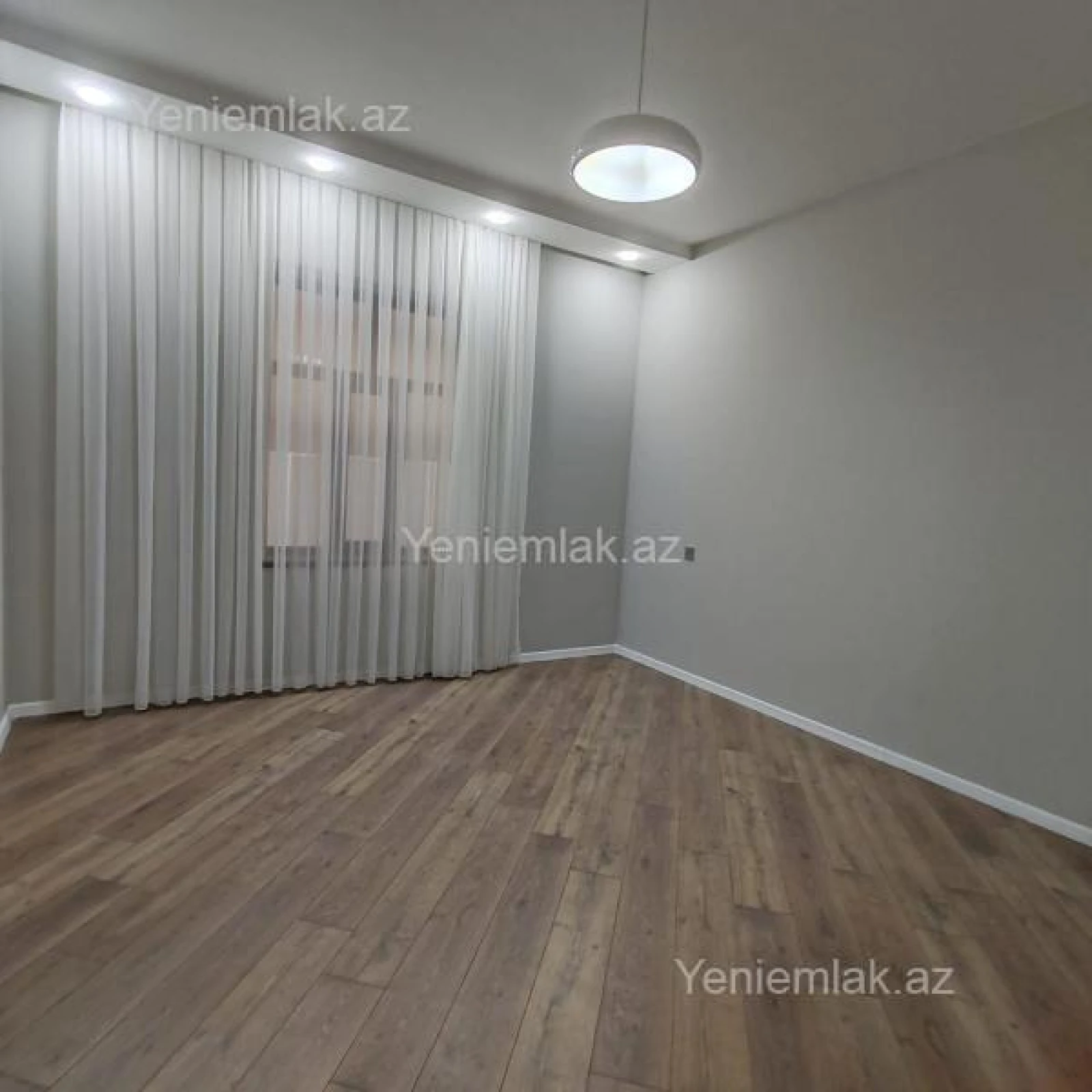 Satılır 5 otaqlı həyət evi 210 m²