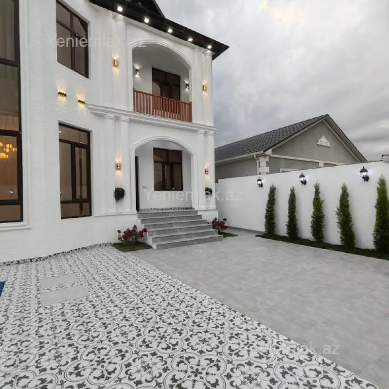 Satılır 5 otaqlı həyət evi 210 m²