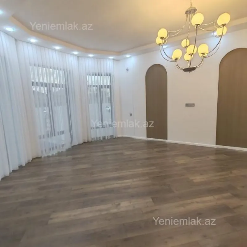 Satılır 5 otaqlı həyət evi 210 m²