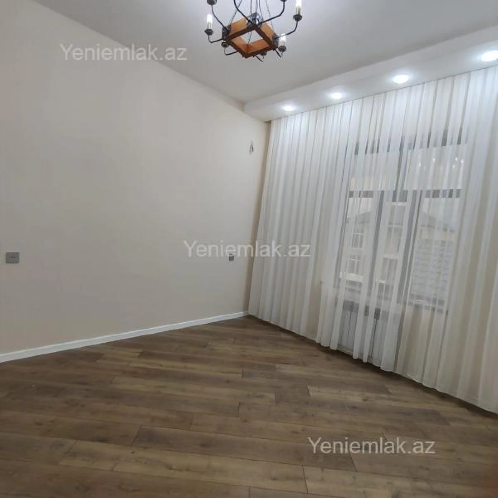 Satılır 5 otaqlı həyət evi 210 m²