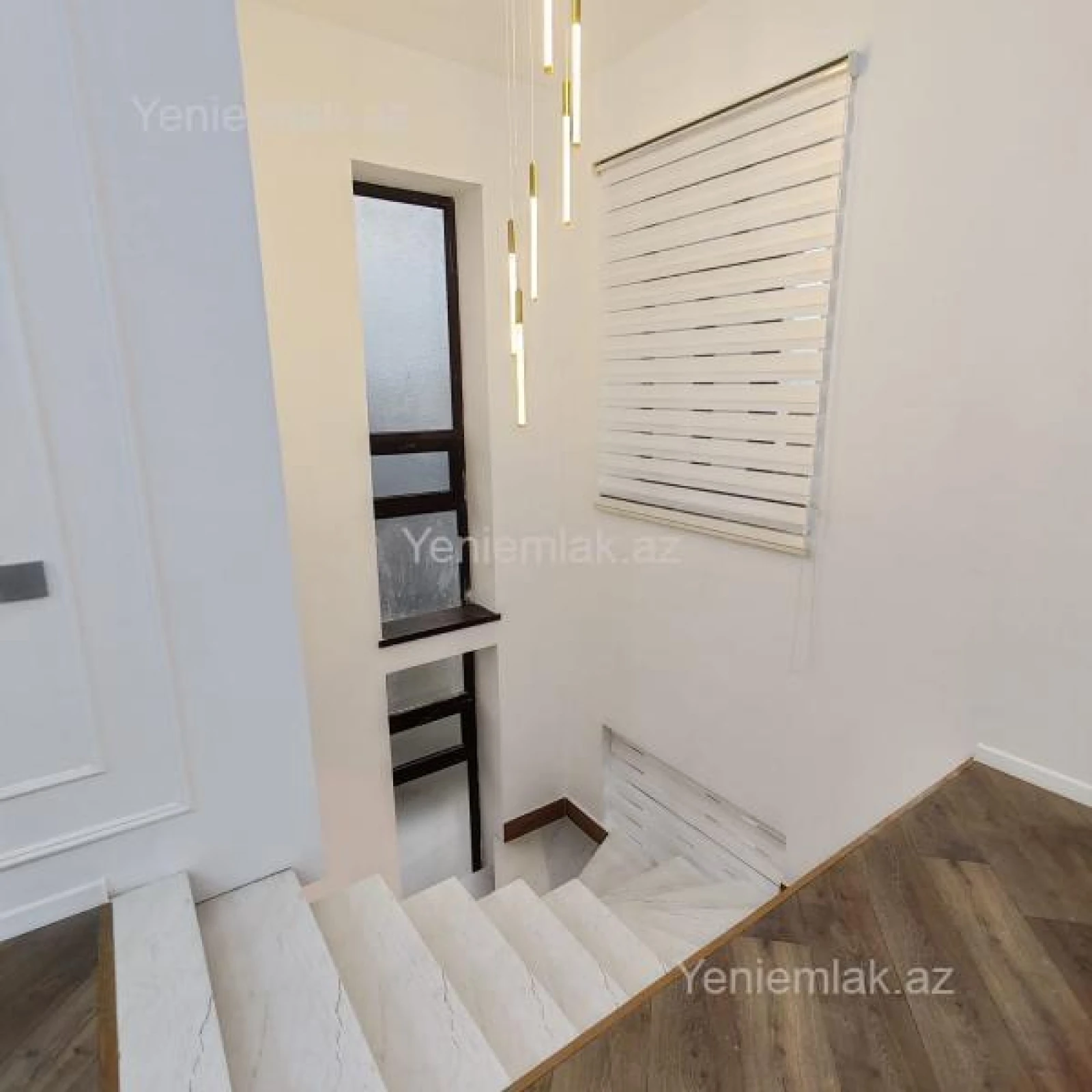 Satılır 5 otaqlı həyət evi 210 m²