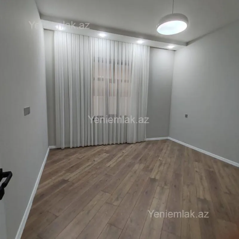Satılır 5 otaqlı həyət evi 210 m²